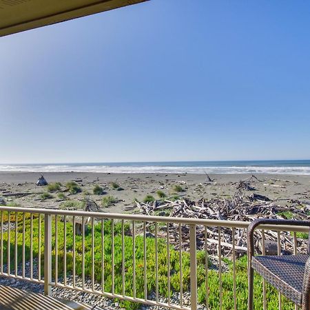 Quiet Waterfront Escape With Hot Tub And Beach Access! Gold Beach Bagian luar foto