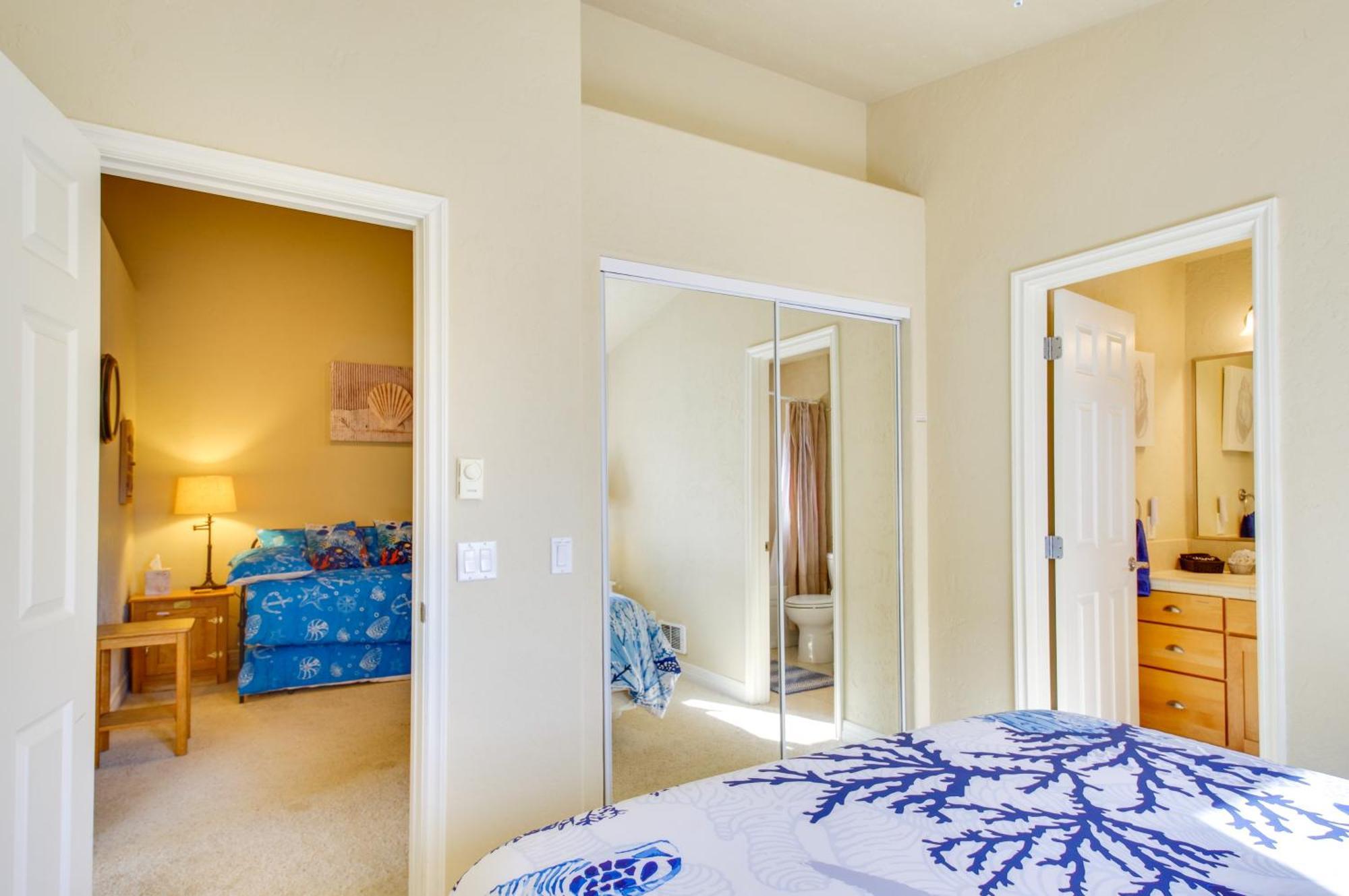 Quiet Waterfront Escape With Hot Tub And Beach Access! Gold Beach Bagian luar foto