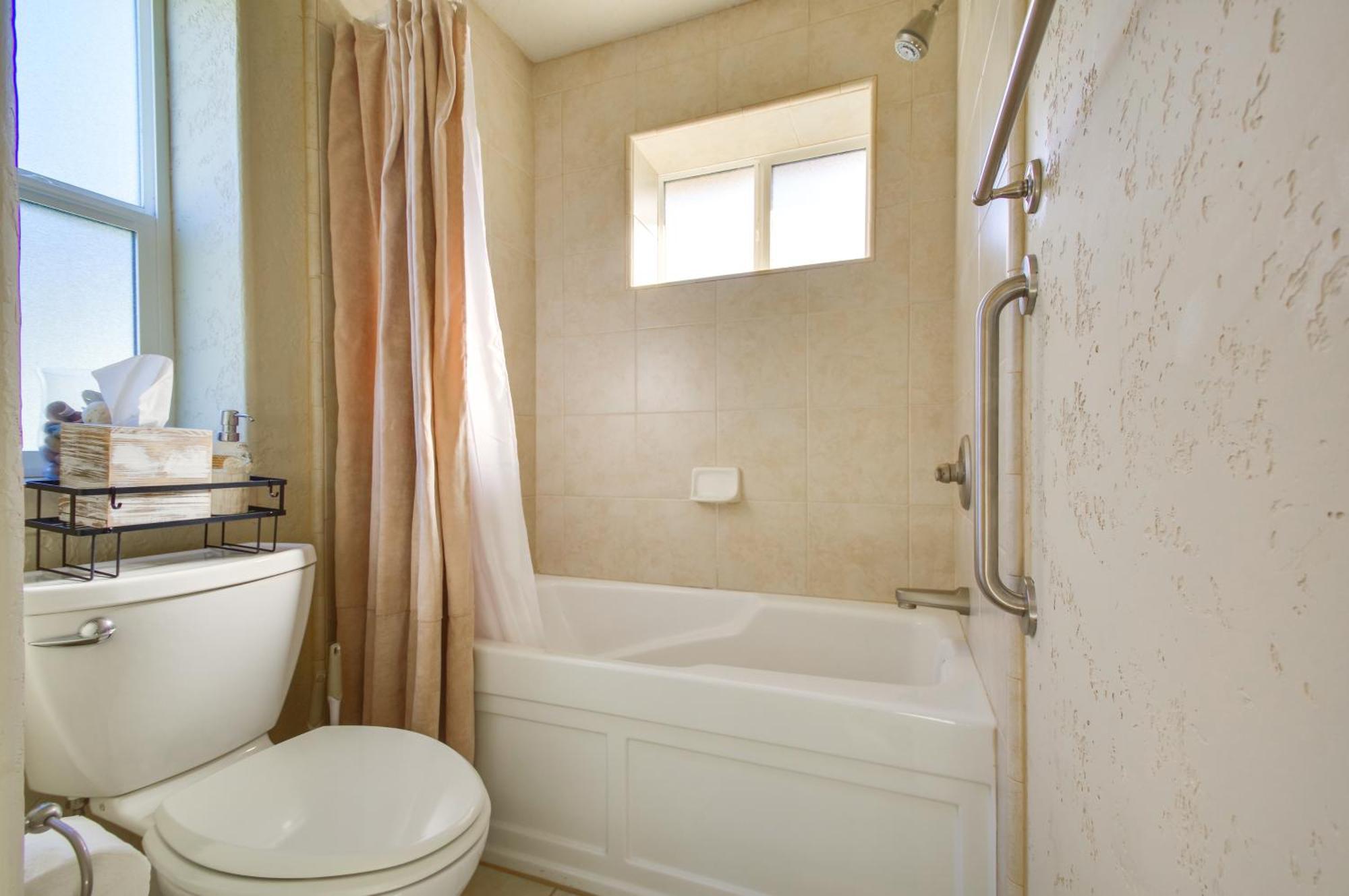 Quiet Waterfront Escape With Hot Tub And Beach Access! Gold Beach Bagian luar foto