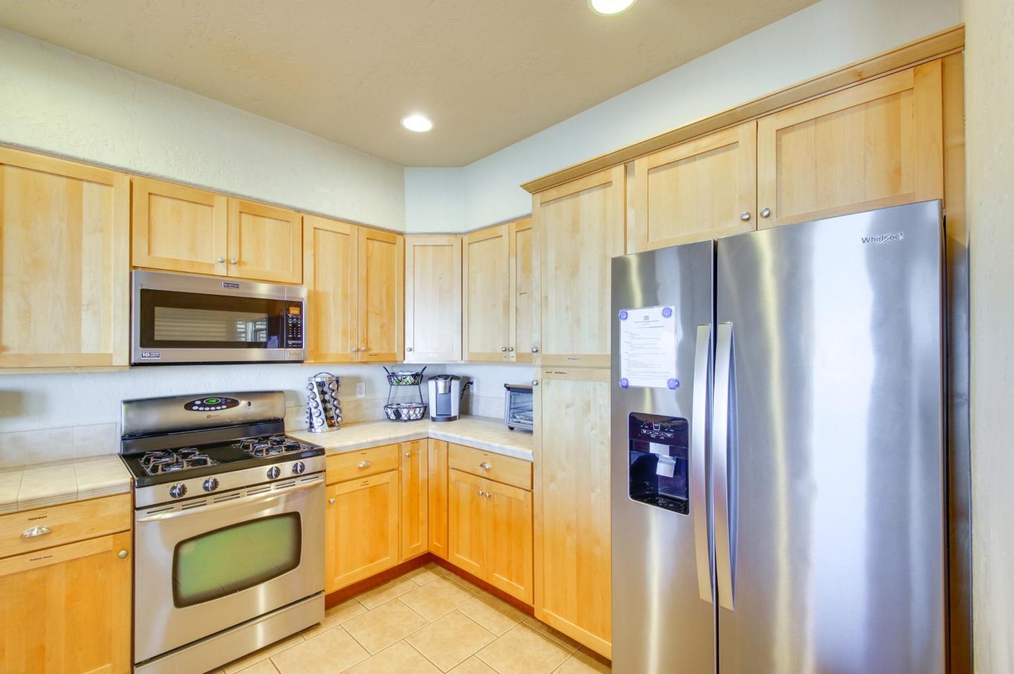 Quiet Waterfront Escape With Hot Tub And Beach Access! Gold Beach Bagian luar foto